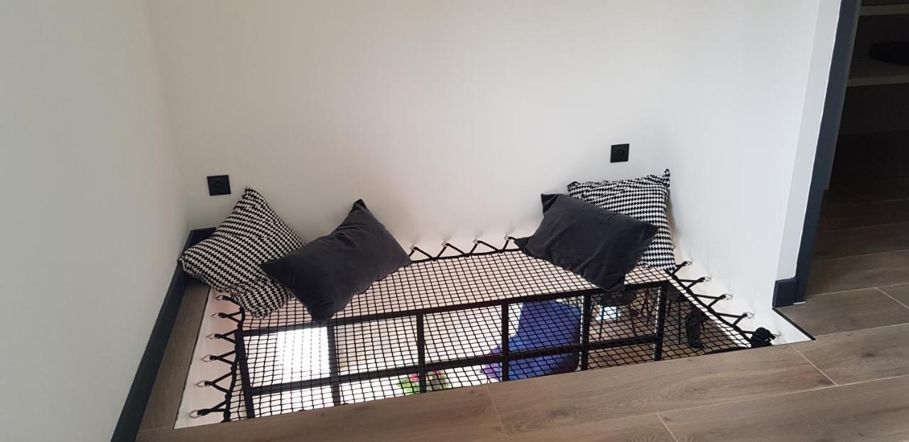 Villa Entiere Du Chateau Lacroix De 3 Ch, 3 Sdb, Piscine Xxl,sauna, 4 Etoiles,7 Pers Civrac-de-Blaye